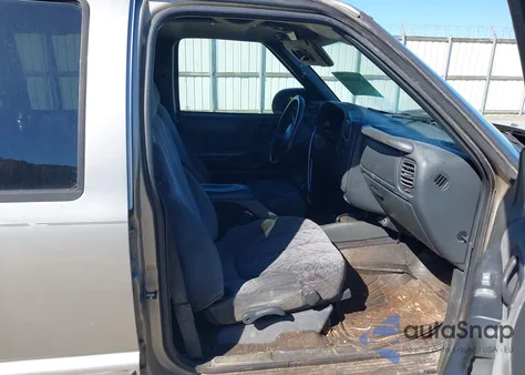 2002 Chevrolet S-10 Ls из США, поврежденный, VIN 1GCDT13W82K221769